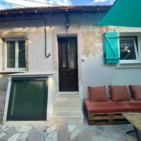 Atypical & Cozy Getaway *