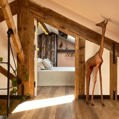 Atypical & Cozy Getaway דירה *