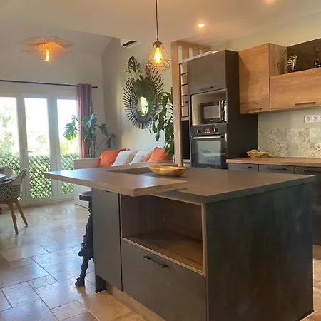 דירה Atypical & Cozy Getaway *